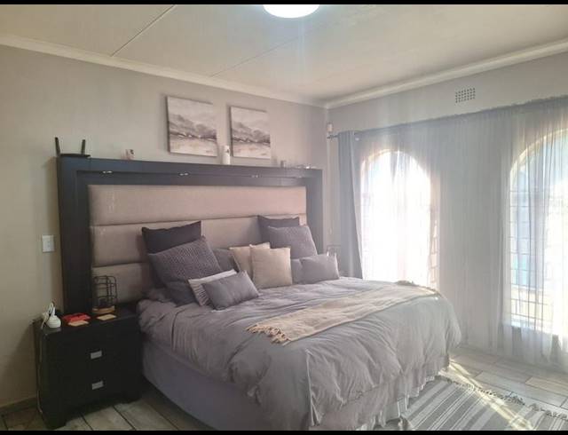 4 BEDROOM HOUSE FOR SALE IN PRESIDENTSDAM